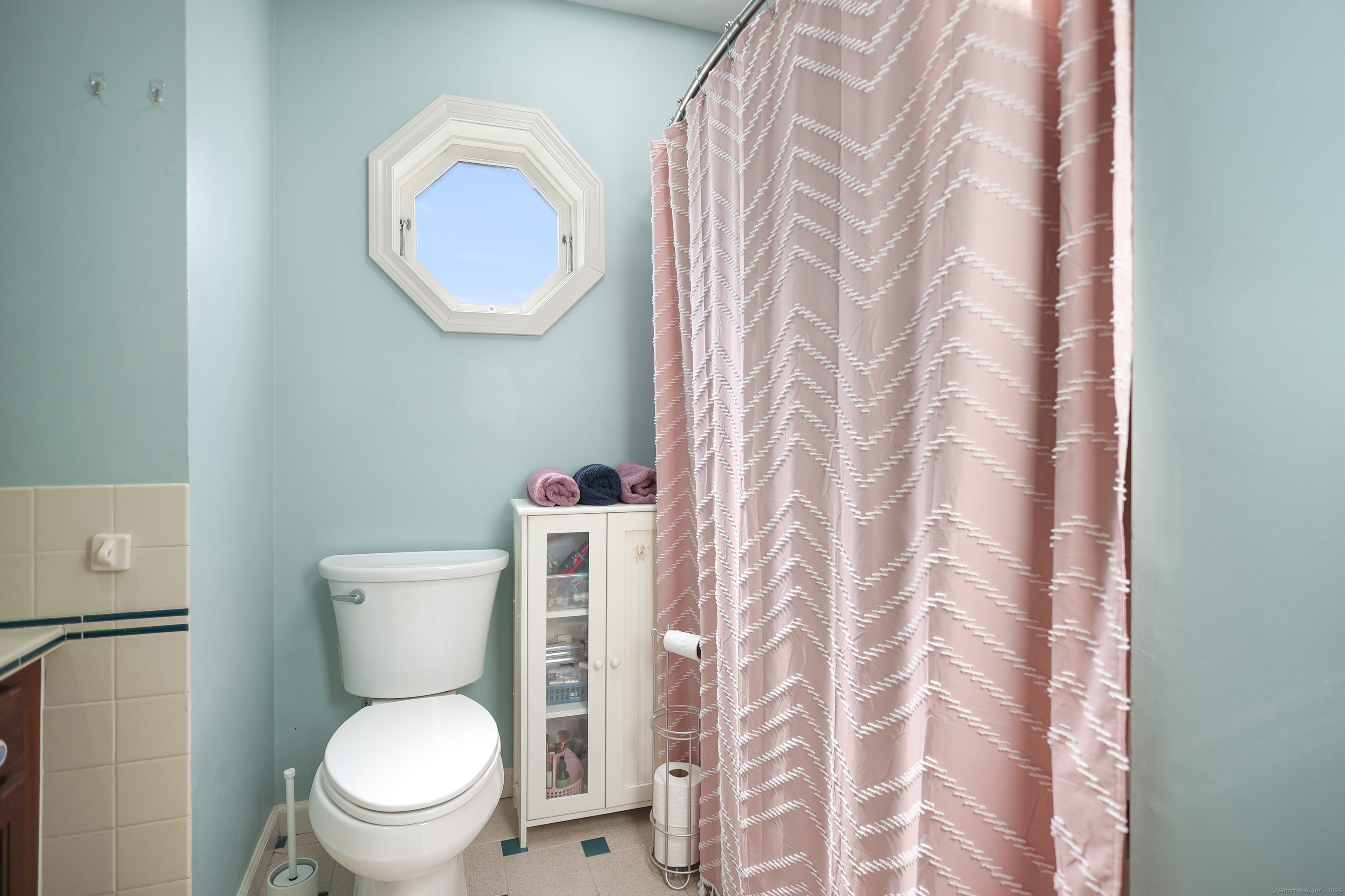 Woodstock, Connecticut 06281, United States, 3 Bedrooms Bedrooms, ,3 BathroomsBathrooms,Residential,Active,196273