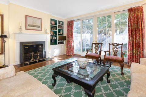 A home in New Canaan