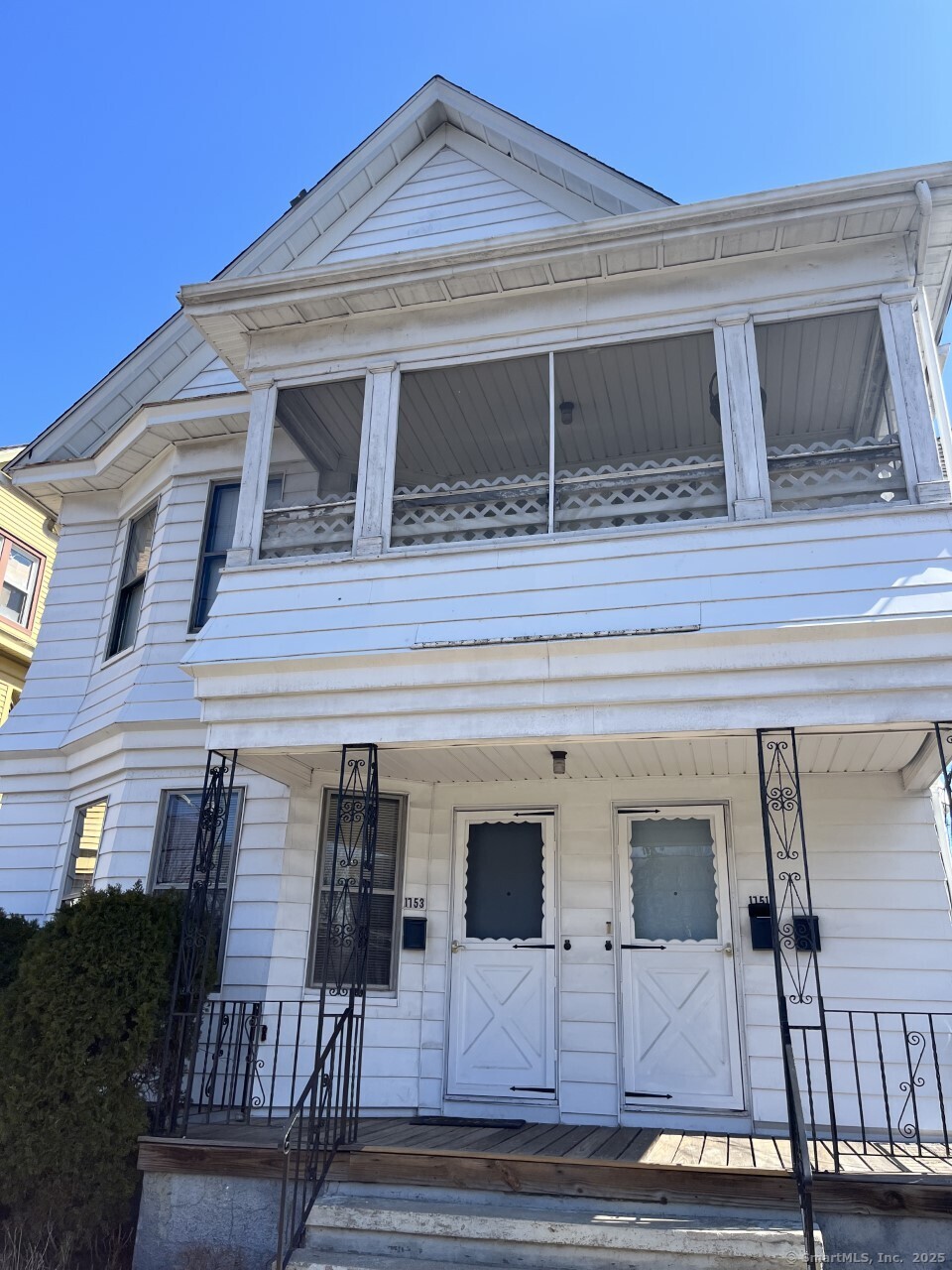 Dixwell Avenue, Hamden, Connecticut - 3 Bedrooms  
1 Bathrooms  
5 Rooms - 