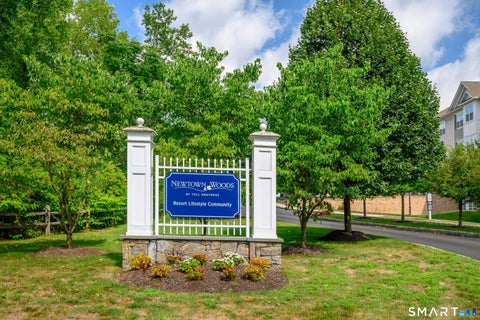 Condo For Sale - 832 Brookside Court #832<br/> Newtown, CT 06470