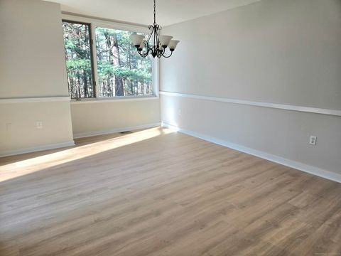 Tiny photo for 3 Acorn Glen #3, Avon, CT 06001 (MLS # 24142210)