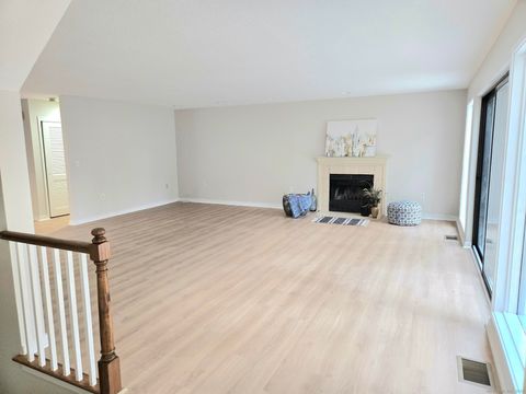 Tiny photo for 3 Acorn Glen #3, Avon, CT 06001 (MLS # 24142210)