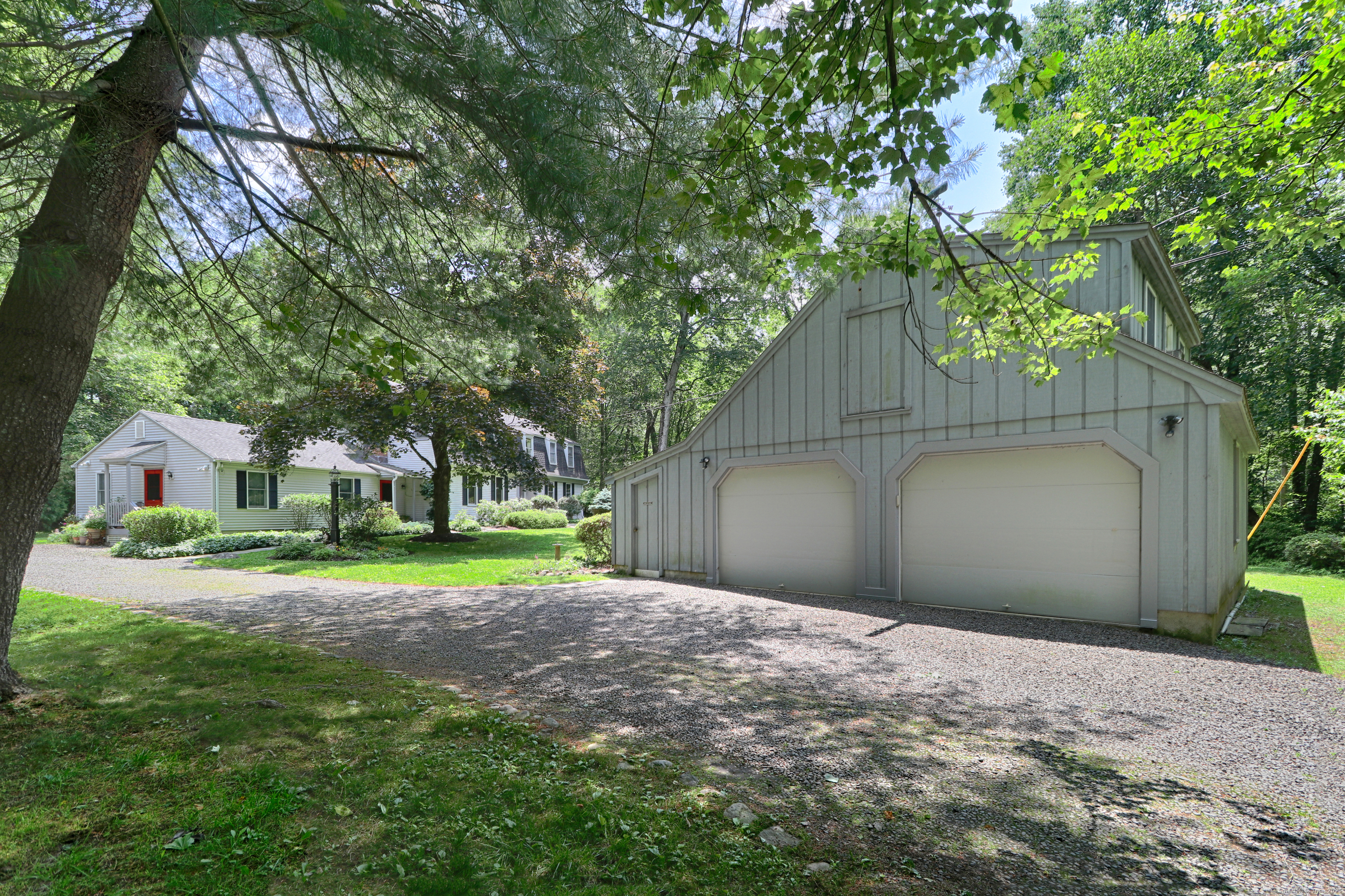 1135 Hulls Farm Road