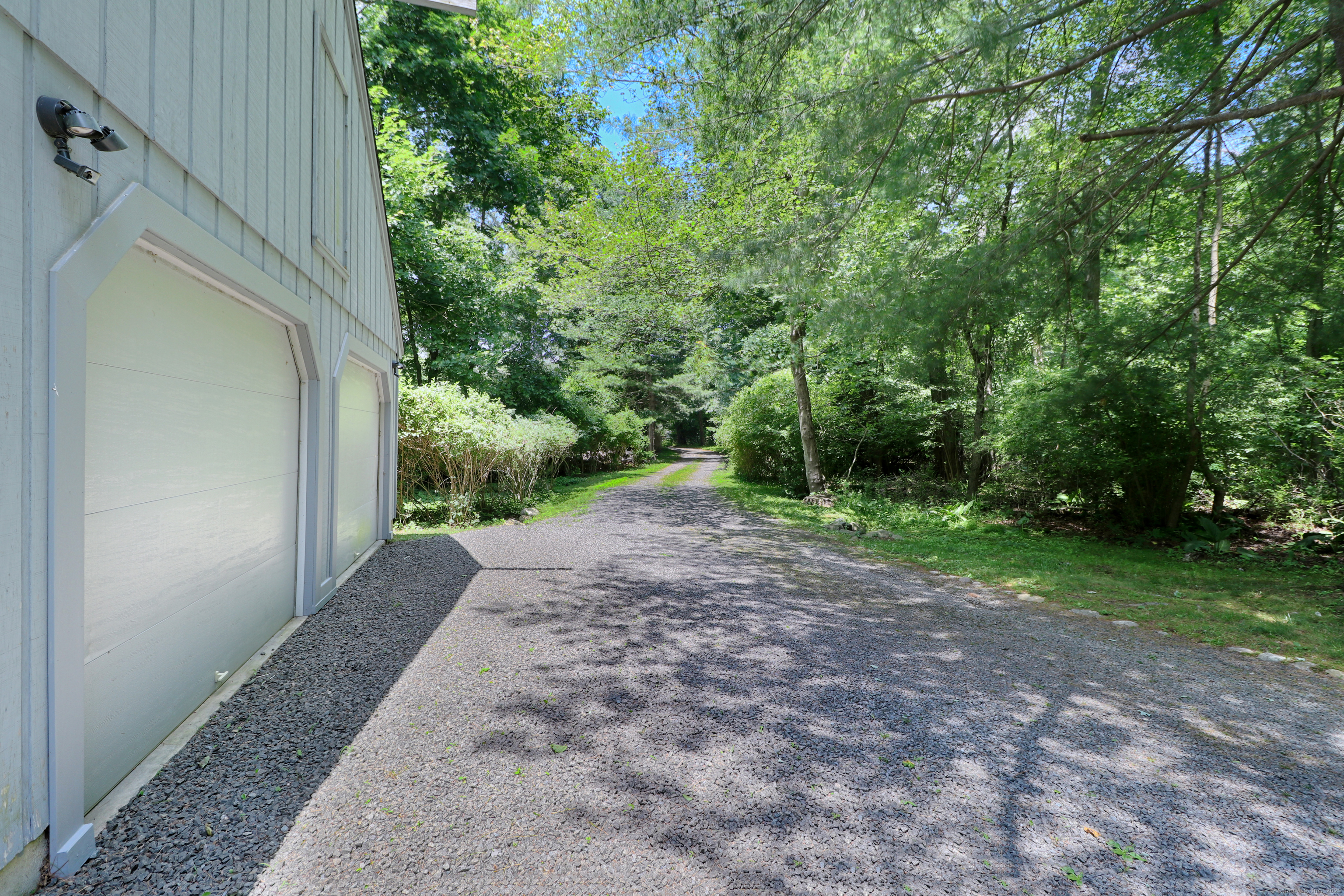 1135 Hulls Farm Road