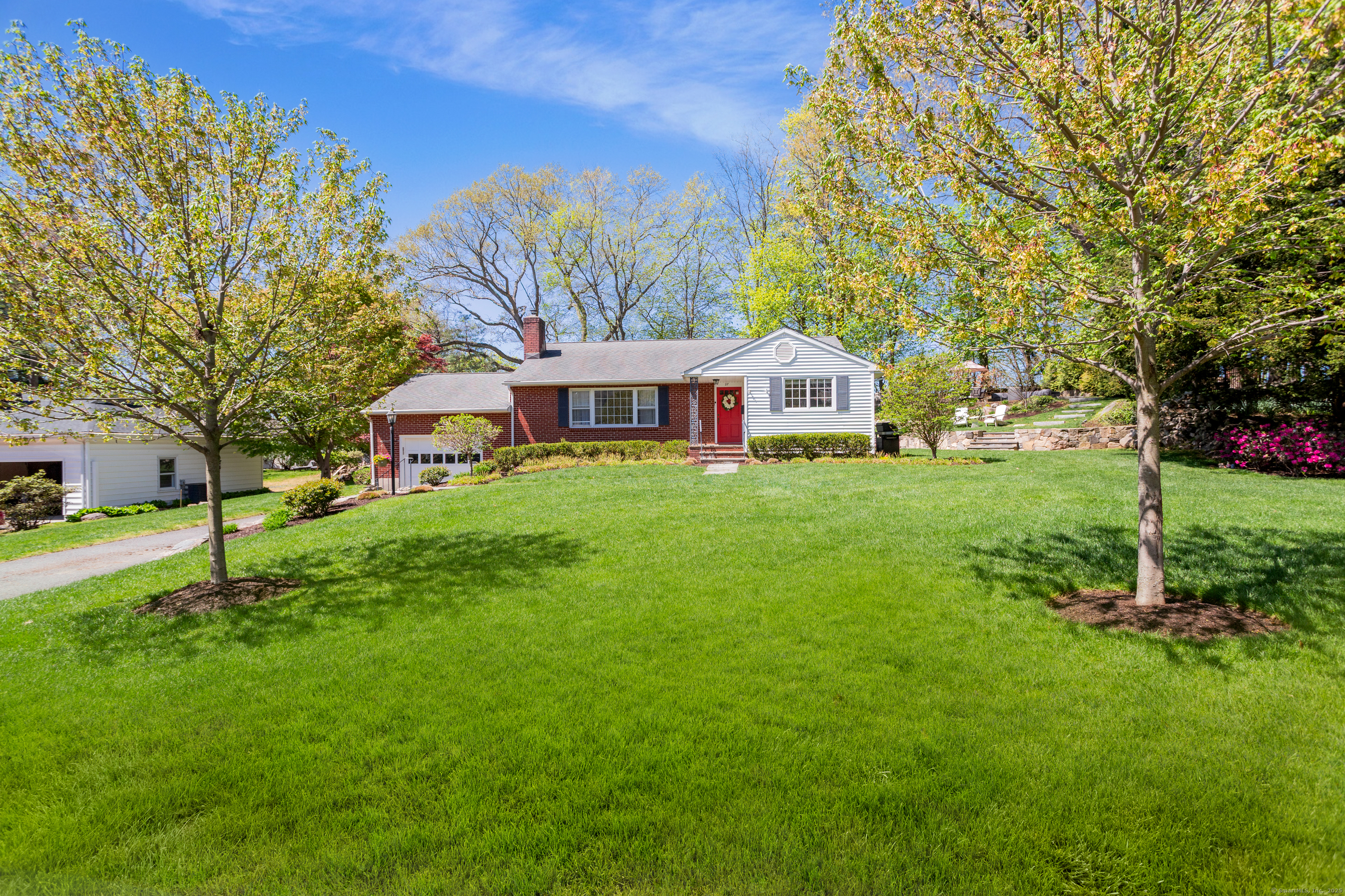 27 Deacon Hill Road, Stamford, Connecticut image 4