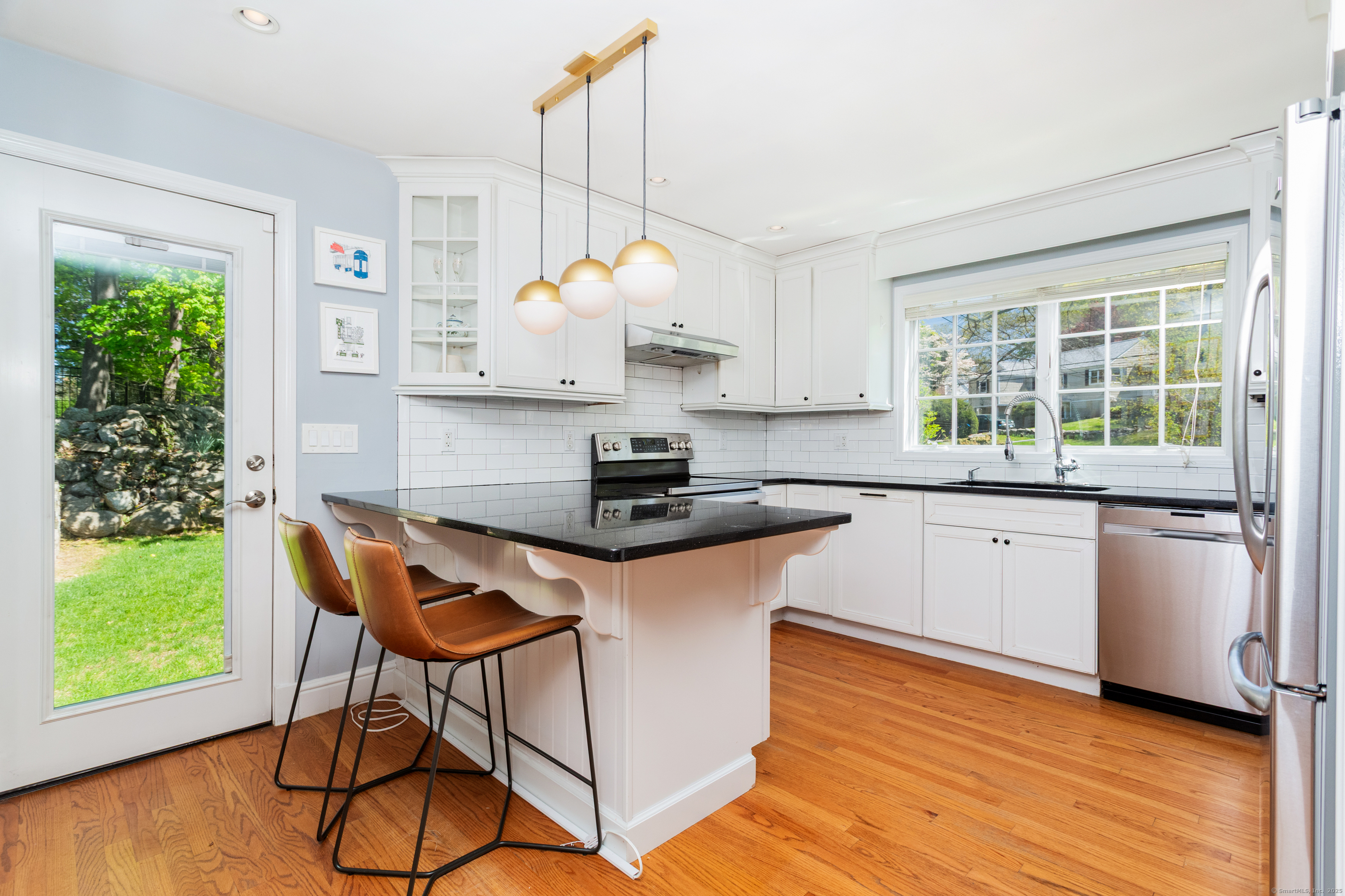 27 Deacon Hill Road, Stamford, Connecticut image 12