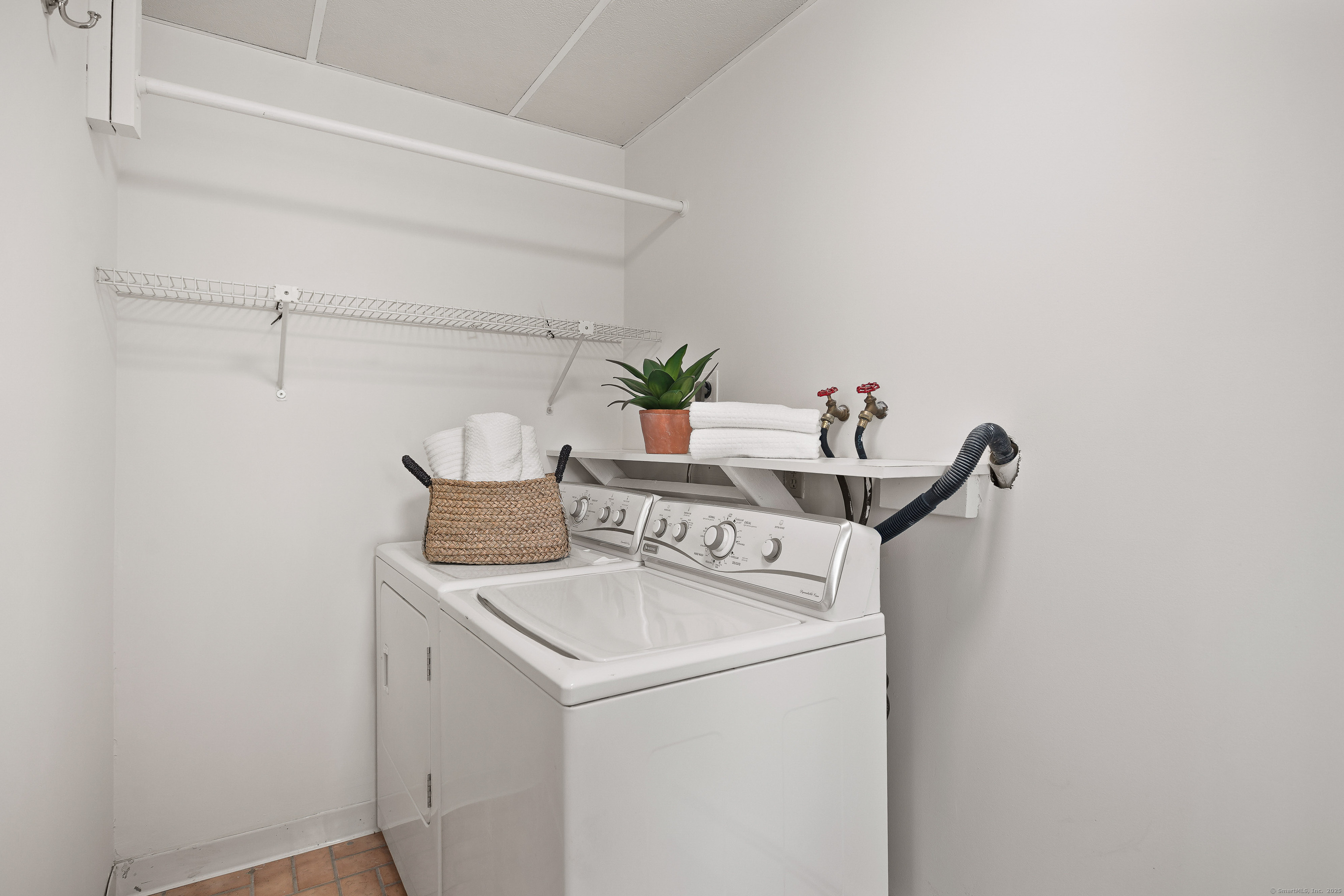5 Edge Hill Trail, Westport, Connecticut image 22