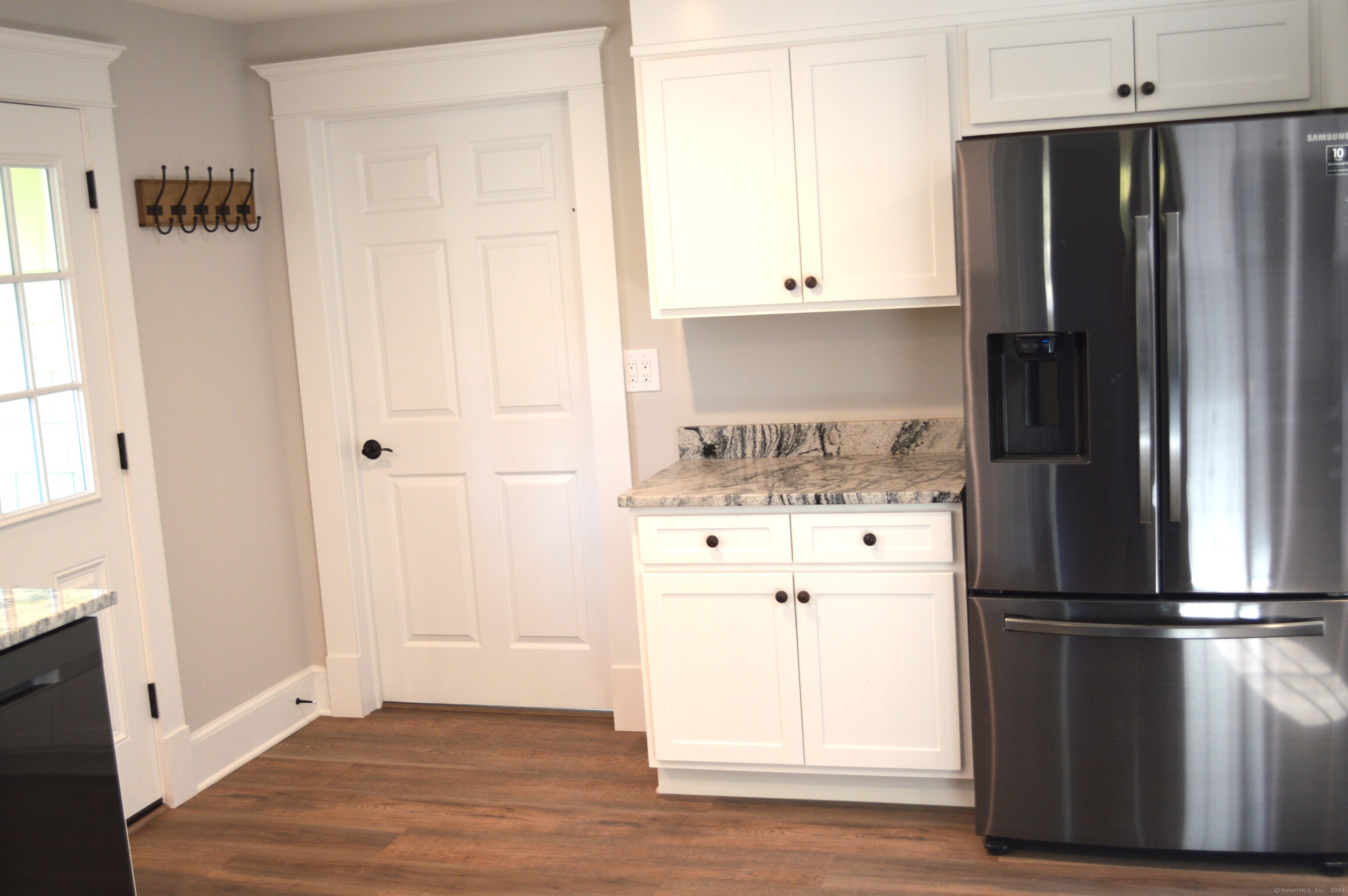 Farmington, Connecticut 06032, United States, 3 Bedrooms Bedrooms, ,2 BathroomsBathrooms,Residential,Pending,38869