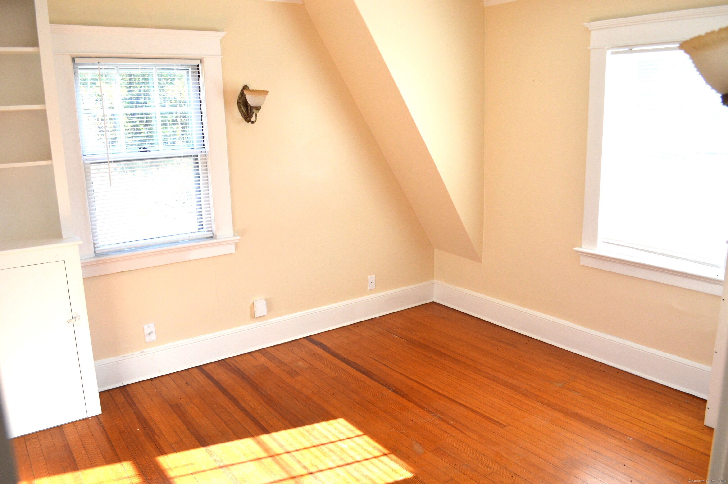 Farmington, Connecticut 06032, United States, 3 Bedrooms Bedrooms, ,2 BathroomsBathrooms,Residential,Pending,38869