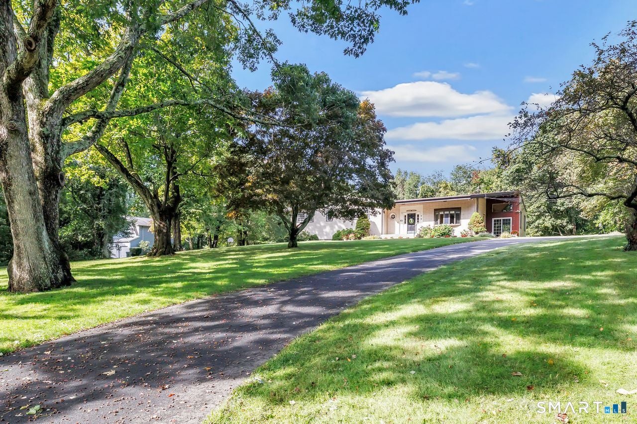 10 Lombard Drive