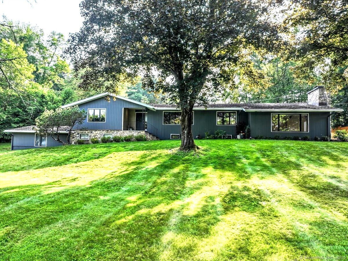 10 Fernbrook Drive