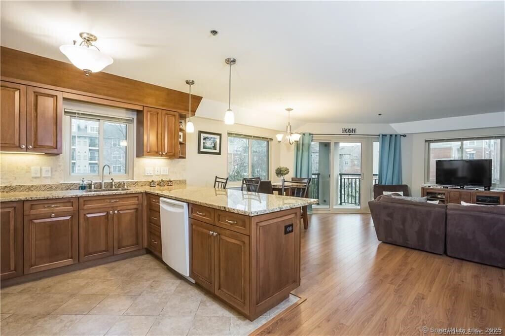 Property for Sale at North Street Apt 202, Stamford, Connecticut - Bedrooms: 2 
Bathrooms: 2 
Rooms: 4  - $2,899