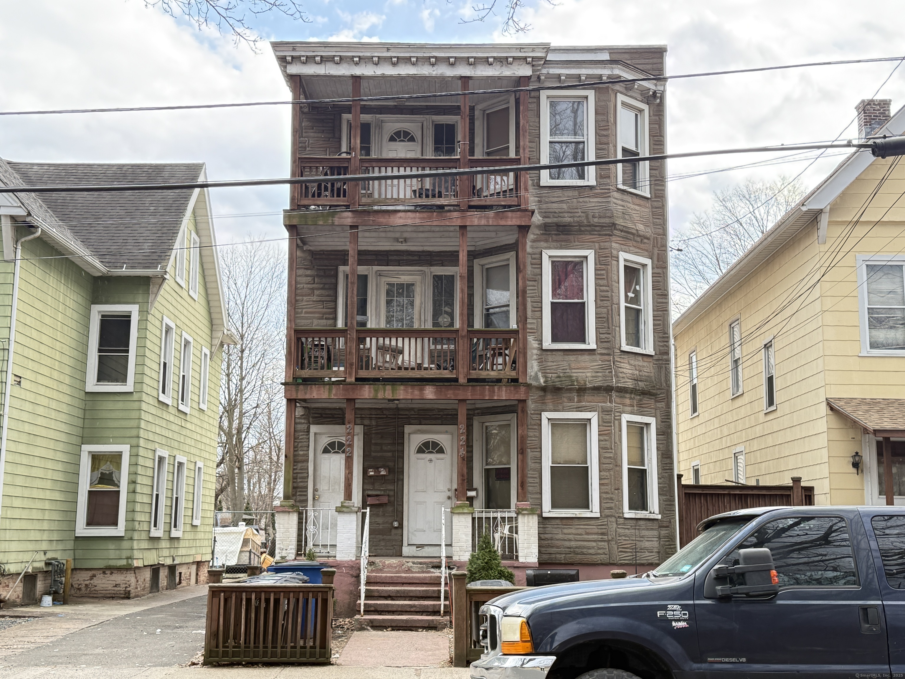 Property for Sale at Dover Street, New Haven, Connecticut - Bedrooms: 6 
Bathrooms: 3 
Rooms: 15  - $180,000