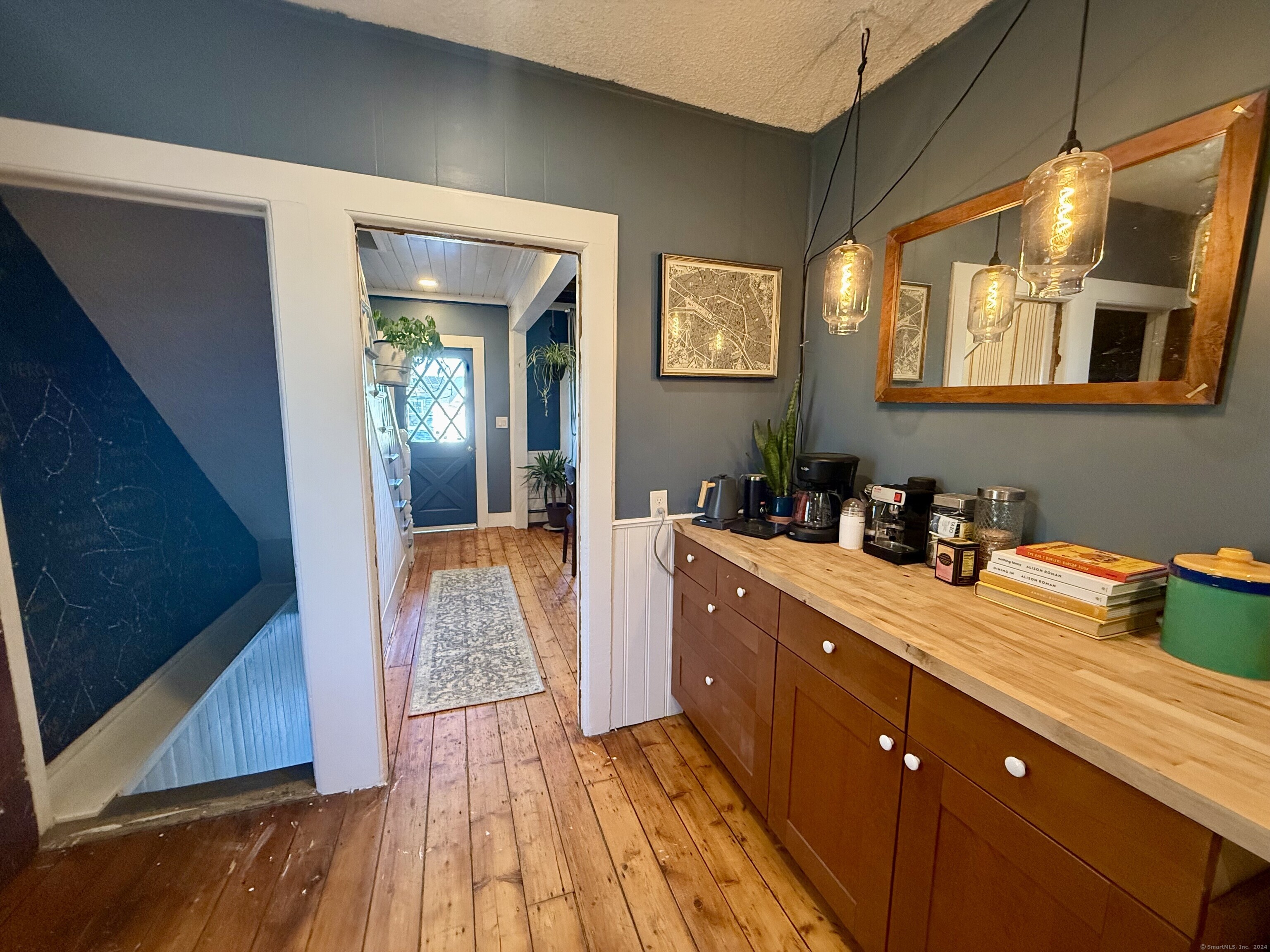 4 Bishop Court, New London, Connecticut image 8