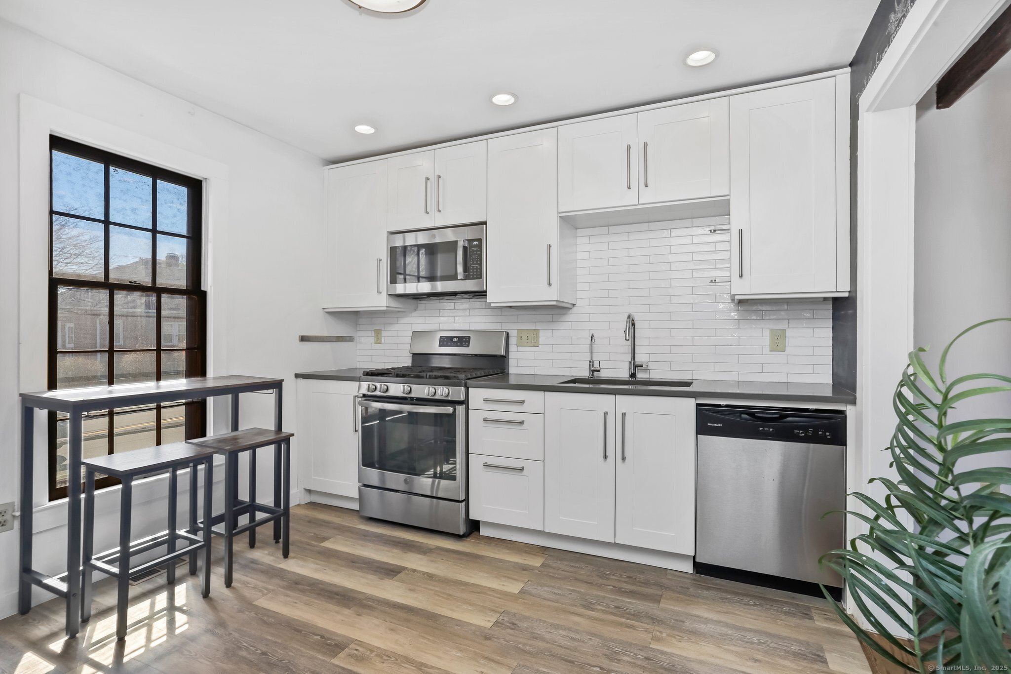 409 Hope Street #APT G, Stamford, Connecticut image 3