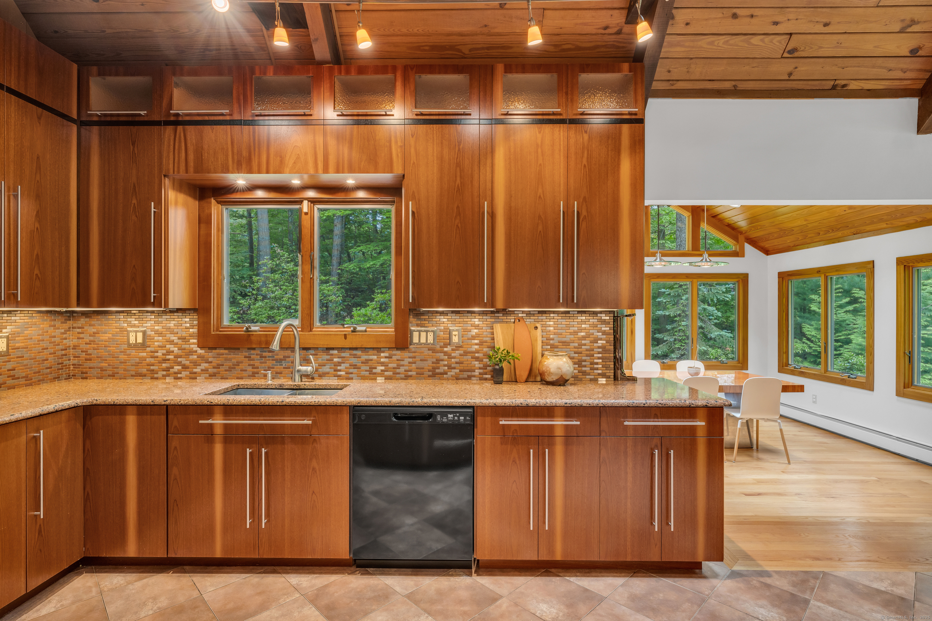 522 Peddlers Road, Guilford, Connecticut image 10
