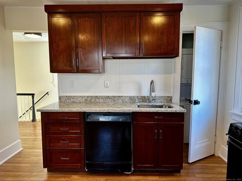 Tiny photo for 336 Federal Road #2nd floor, Brookfield, CT 06804 (MLS # 24142610)