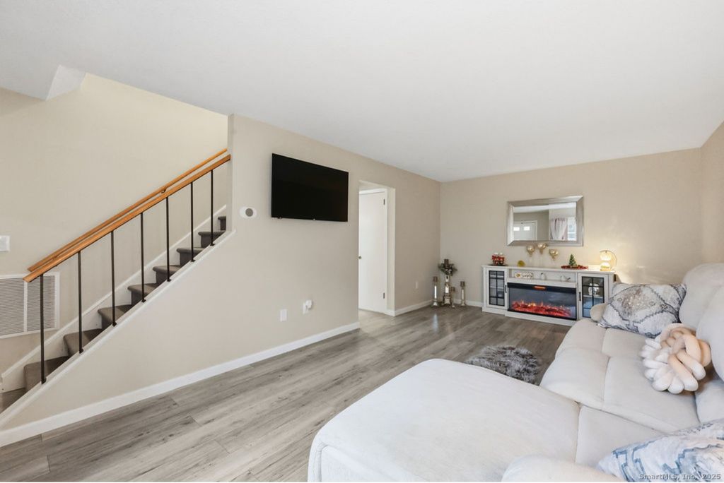 Photo of 39 Cottonwood Road #39, Newington, CT 06111 (MLS # 24142967)