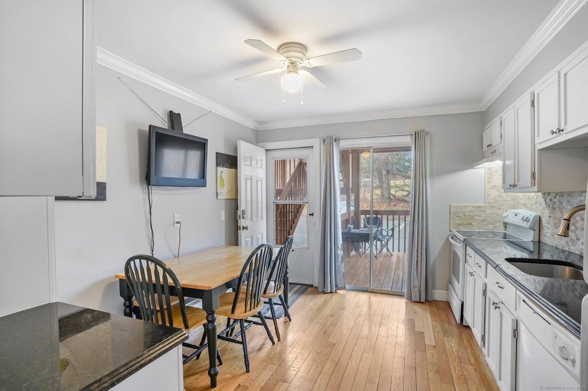 216 Cherry Hill Drive #1B, Bridgeport, Connecticut image 4