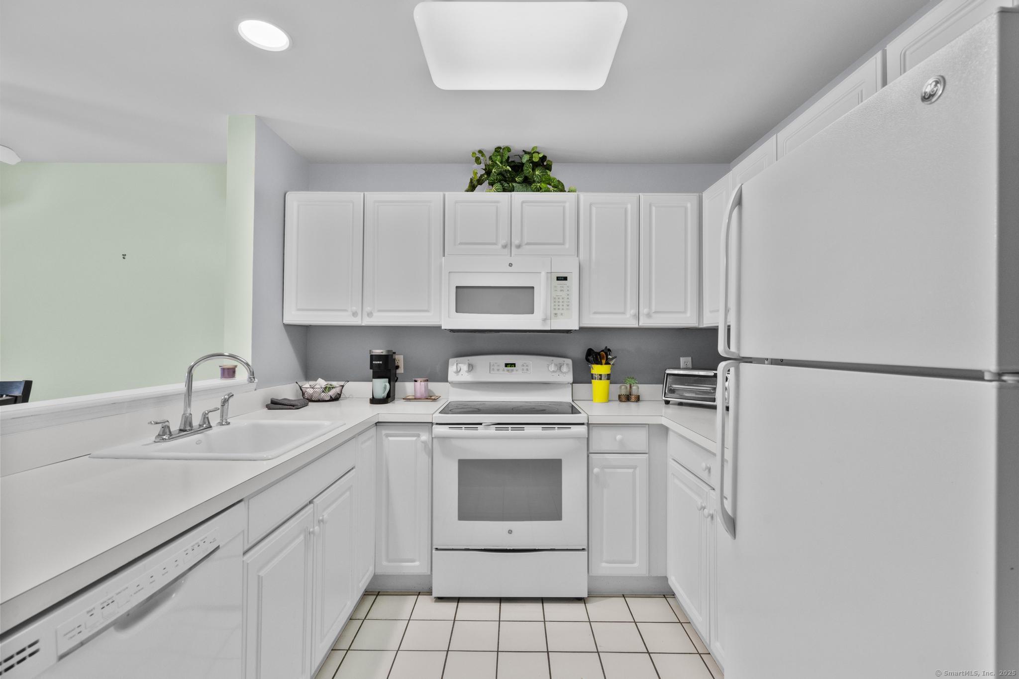 75 Washington Avenue #7-205, Hamden, Connecticut image 14