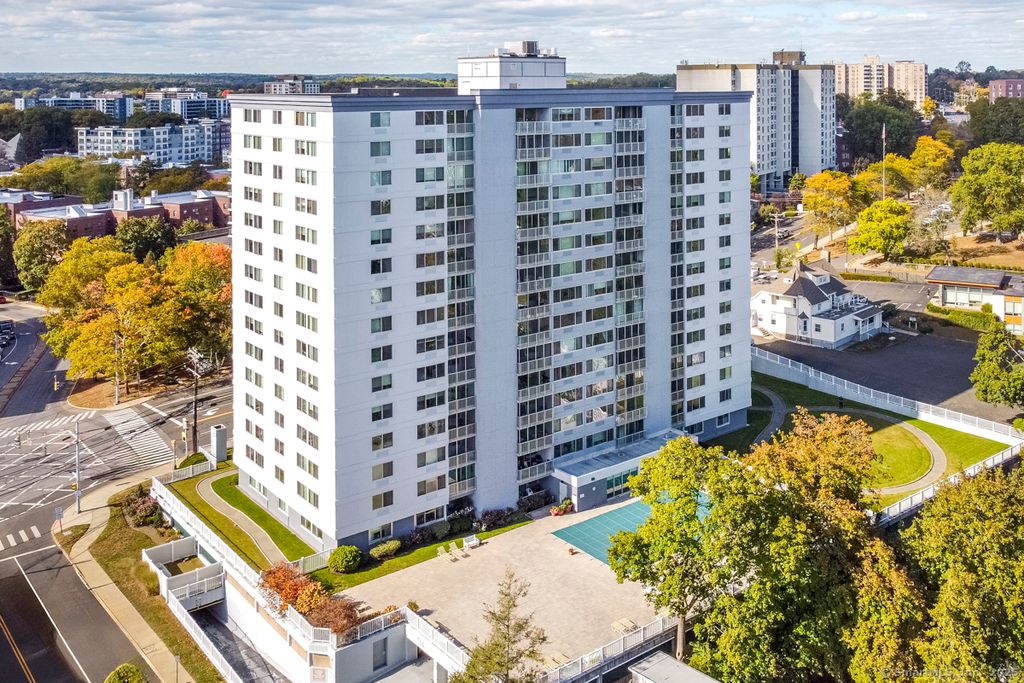 Photo of 1 Strawberry Hill Avenue #APT 9G, Stamford, CT 06902 (MLS # 24132864)