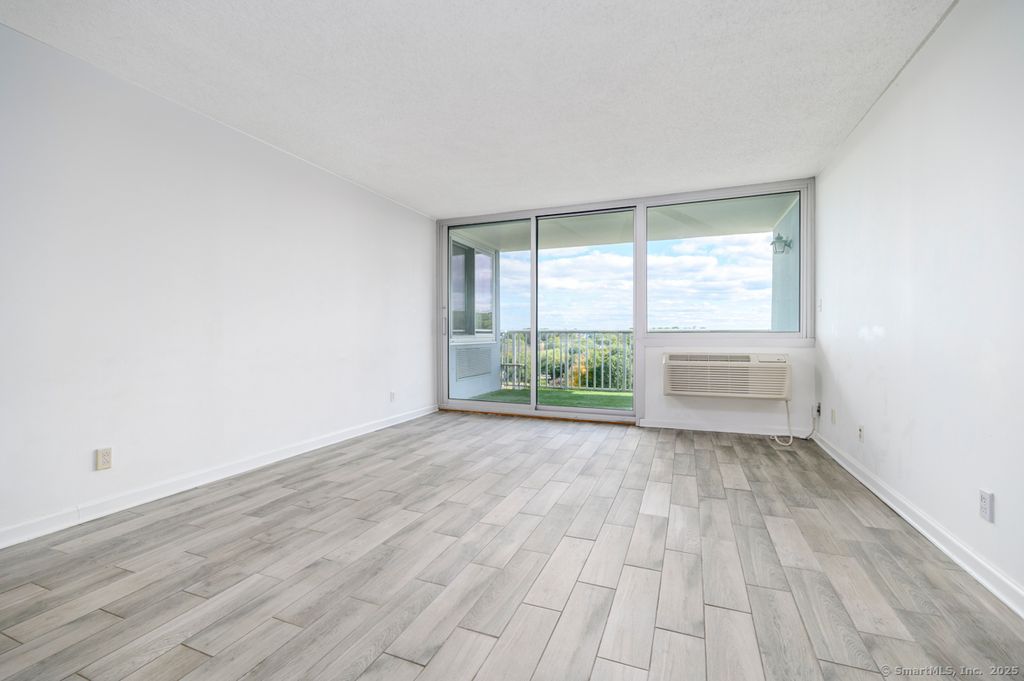 Photo of 1 Strawberry Hill Avenue #APT 9G, Stamford, CT 06902 (MLS # 24132864)