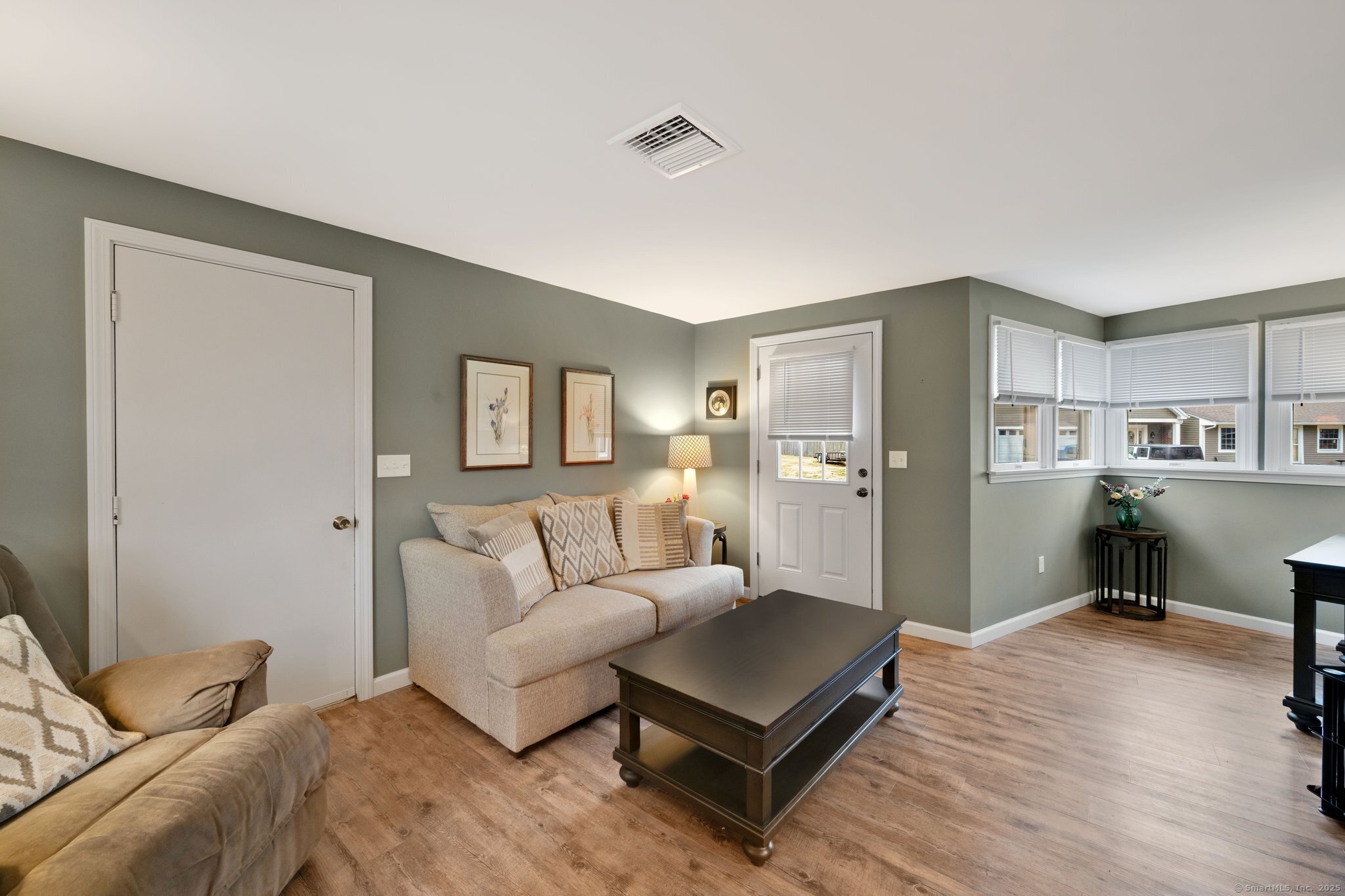 12 Nevins Avenue