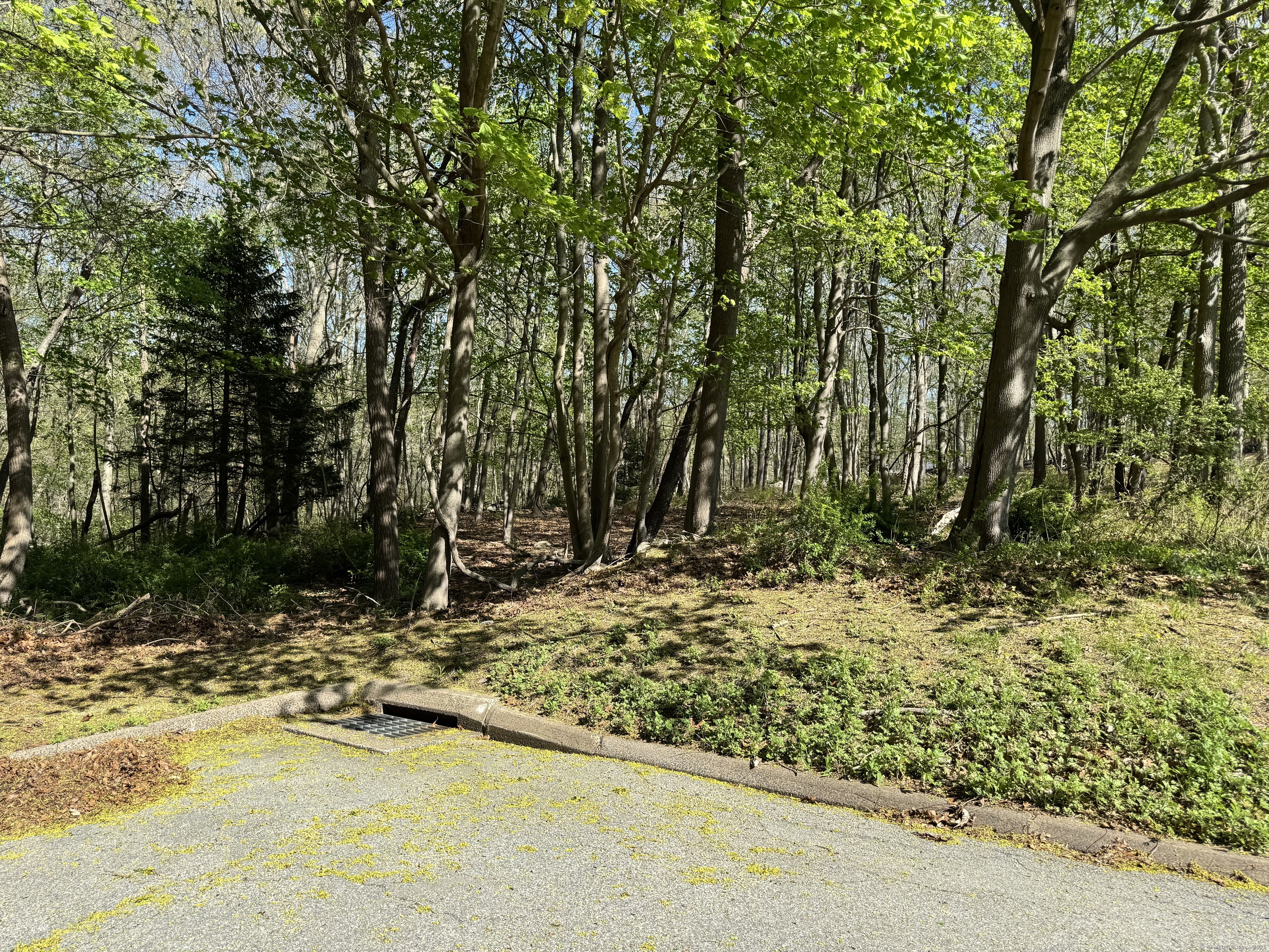 11 Mamacoke Road, Waterford, Connecticut image 2