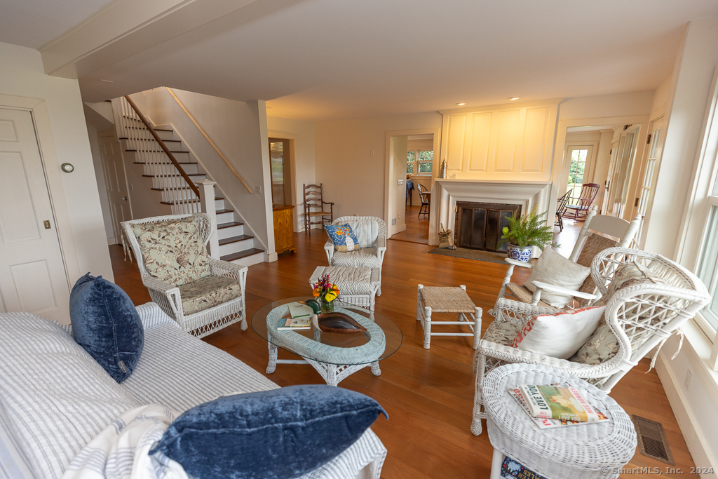 17 Agawam Avenue