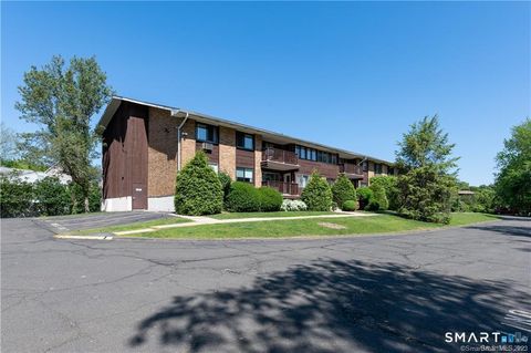 Tiny photo for 154 Cold Spring Road #APT 86, Stamford, CT 06905 (MLS # 24154395)