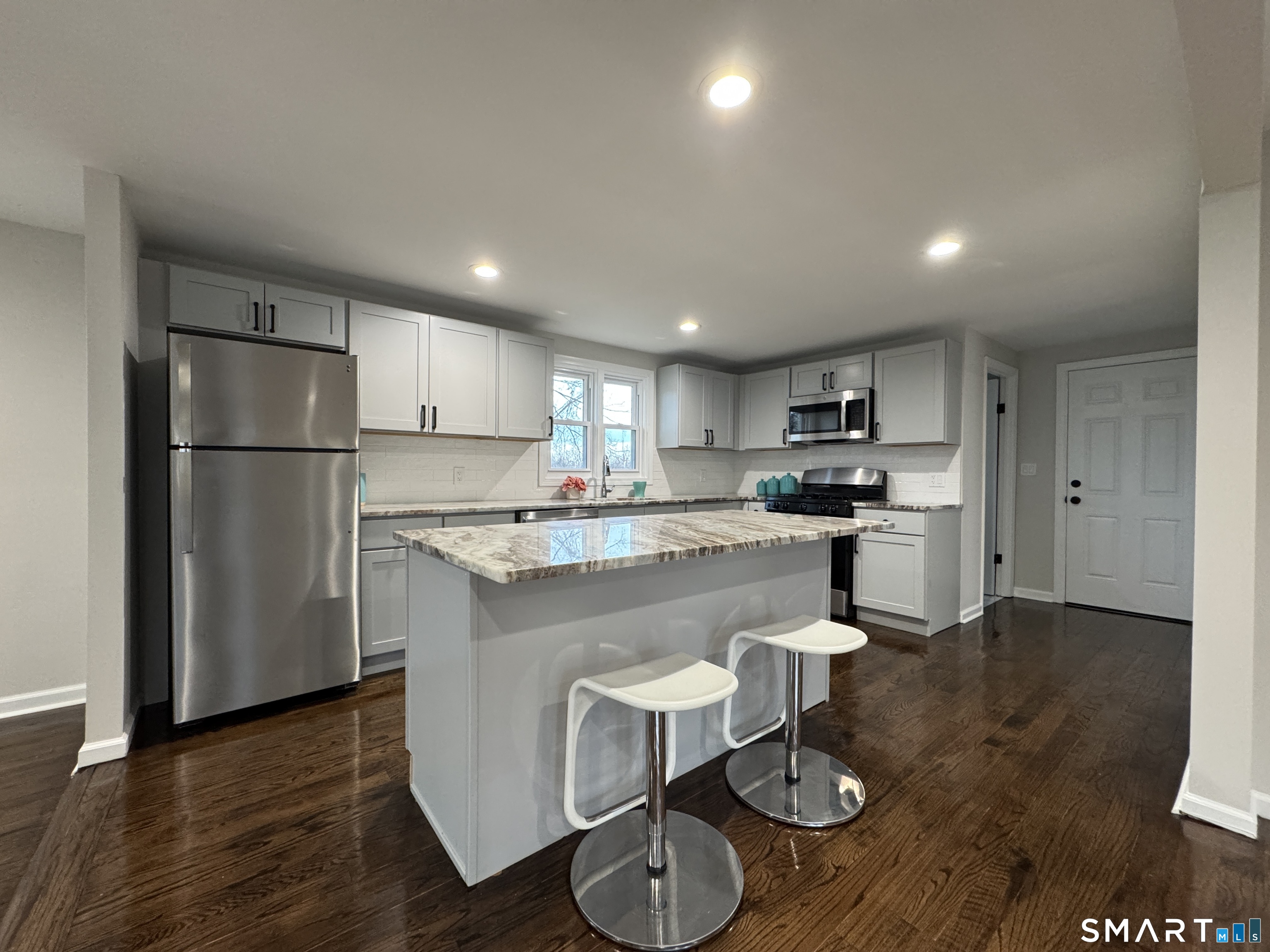 669 Hartford Turnpike