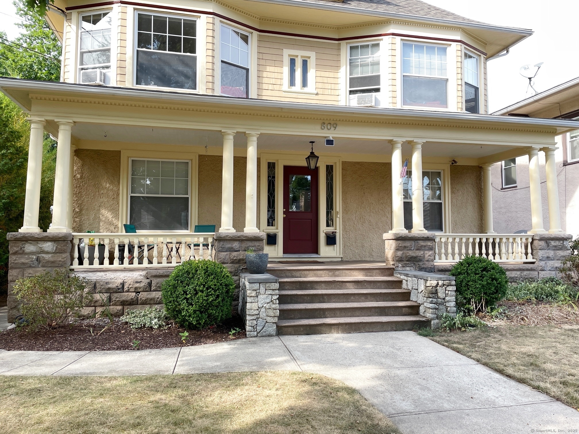 Edgewood Avenue 1, New Haven, Connecticut - 2 Bedrooms  
1 Bathrooms  
5 Rooms - 