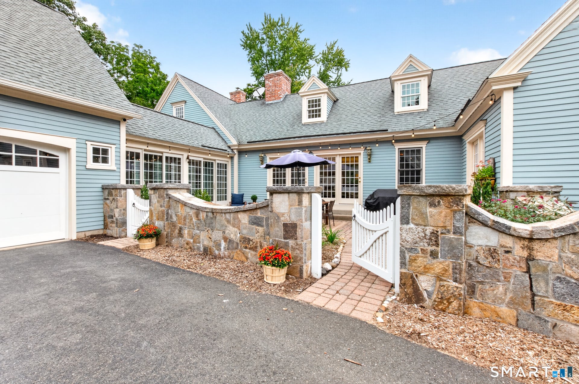7 Avery Way