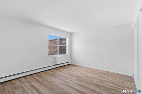 Tiny photo for 75 Balance Rock Road #APT 20, Seymour, CT 06483 (MLS # 24156679)