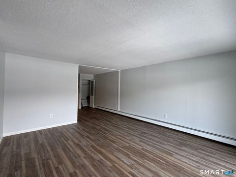 Tiny photo for 75 Balance Rock Road #APT 20, Seymour, CT 06483 (MLS # 24156679)