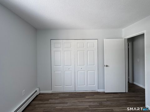 Tiny photo for 75 Balance Rock Road #APT 20, Seymour, CT 06483 (MLS # 24156679)