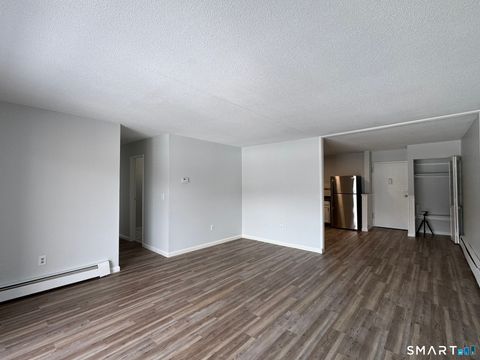 Tiny photo for 75 Balance Rock Road #APT 20, Seymour, CT 06483 (MLS # 24156679)