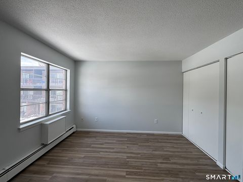 Tiny photo for 75 Balance Rock Road #APT 20, Seymour, CT 06483 (MLS # 24156679)