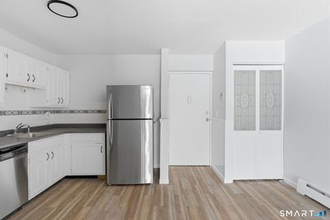 Tiny photo for 75 Balance Rock Road #APT 20, Seymour, CT 06483 (MLS # 24156679)