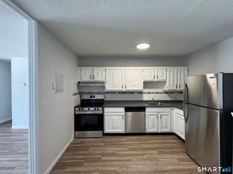 Tiny photo for 75 Balance Rock Road #APT 20, Seymour, CT 06483 (MLS # 24156679)