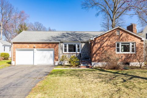 Photo of 72 Mohegan Drive, West Hartford, CT 06117 (MLS # 24156978)