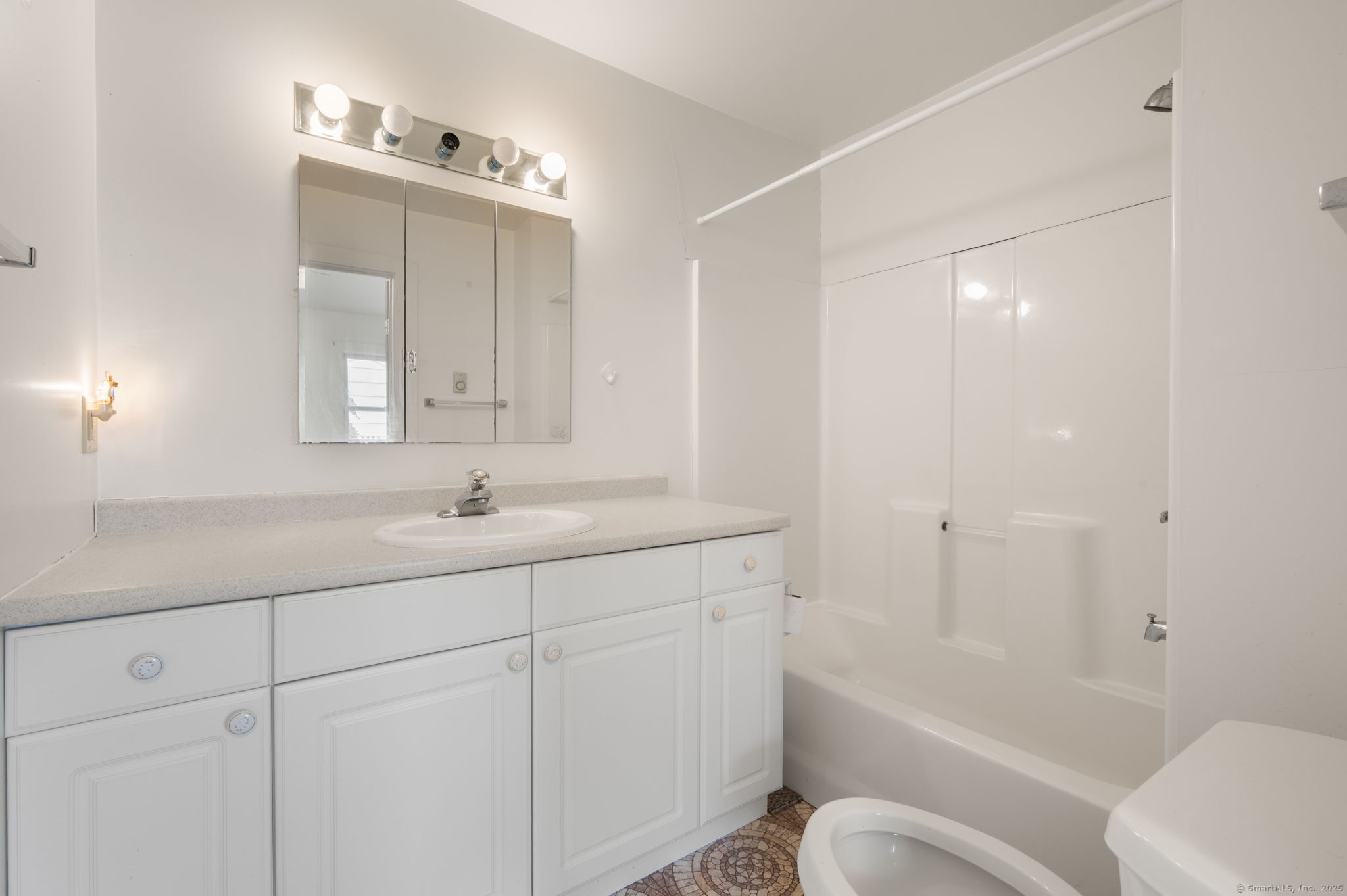 29 Longview Street, New London, Connecticut image 27