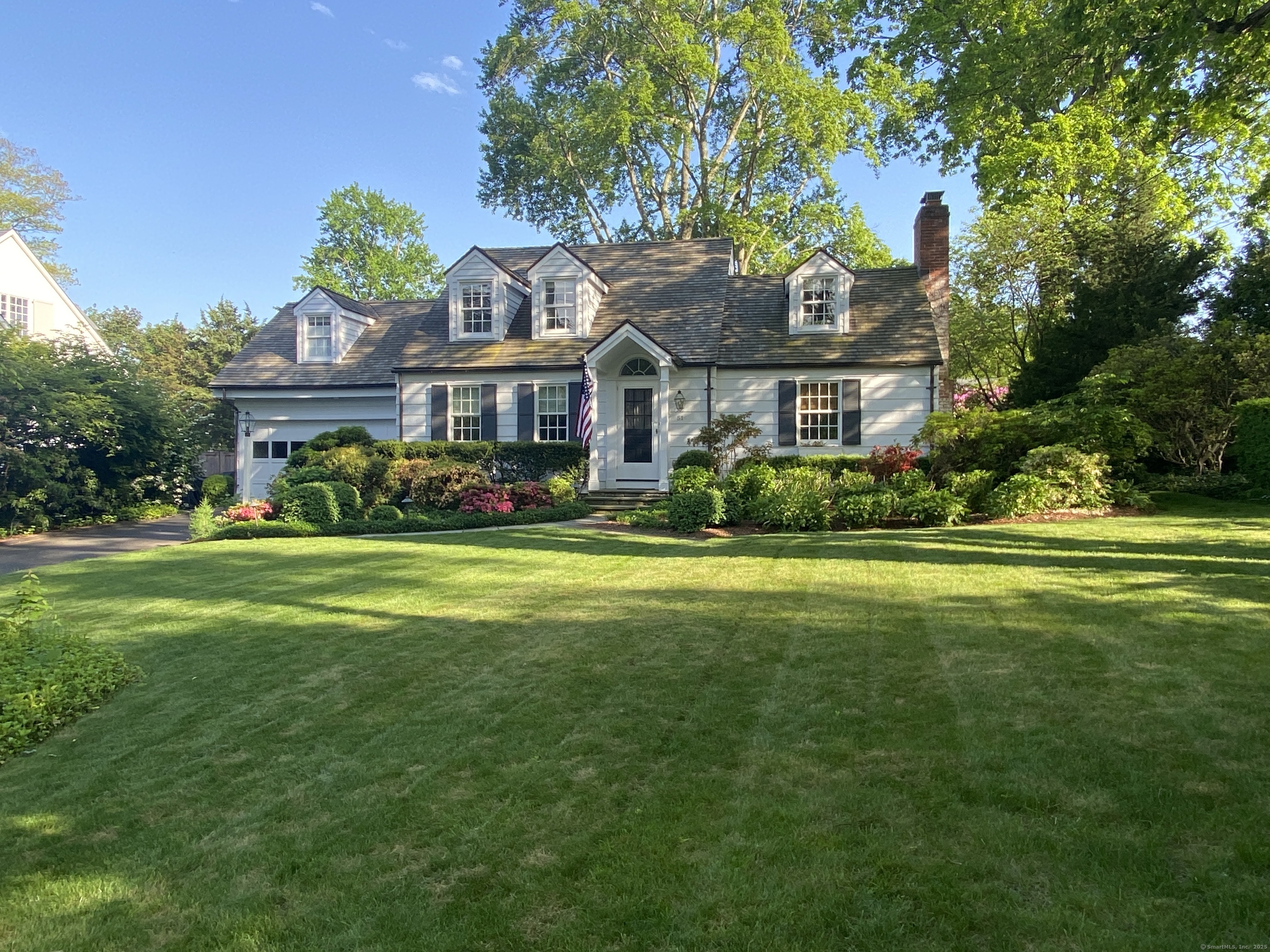 Hawthorne Road, New Canaan, Connecticut - 4 Bedrooms  
4 Bathrooms  
8 Rooms - 