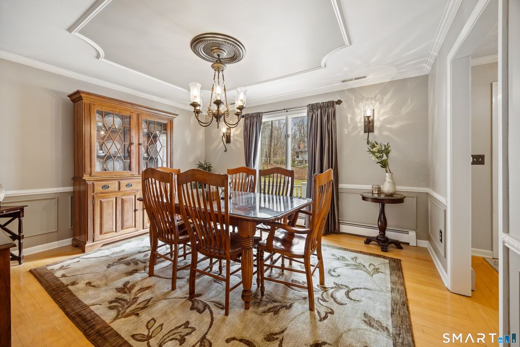 Photo of 886 Maribou Court, Cheshire, CT 06410 (MLS # 24156300)