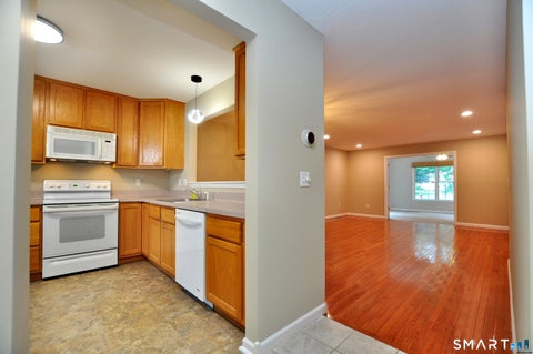Tiny photo for 241 Kings Landing #241, Windsor, CT 06095 (MLS # 24193498)