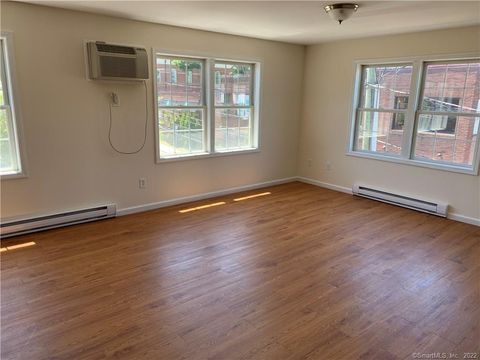 Tiny photo for 7 New Street #300, Danbury, CT 06810 (MLS # 24152903)