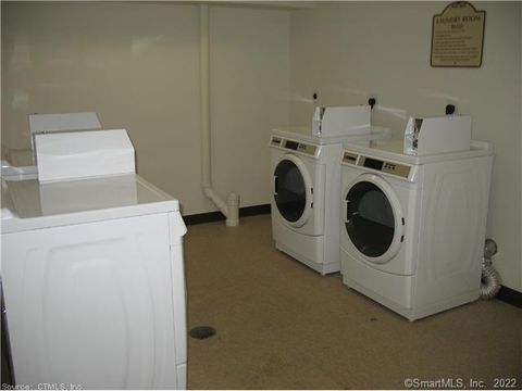 Tiny photo for 7 New Street #300, Danbury, CT 06810 (MLS # 24152903)