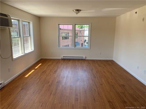 Tiny photo for 7 New Street #300, Danbury, CT 06810 (MLS # 24152903)