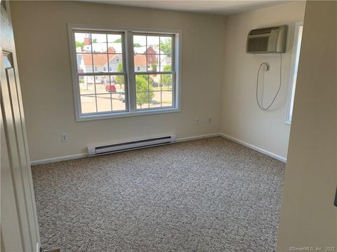 Tiny photo for 7 New Street #300, Danbury, CT 06810 (MLS # 24152903)