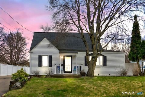 Photo of 20 Nassau Circle, East Hartford, CT 06118 (MLS # 24161423)